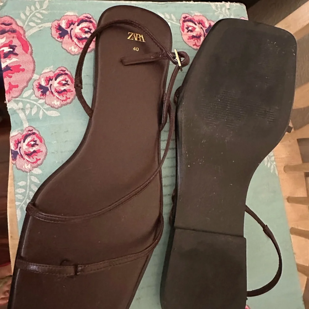 Zara Brown Sandals - Picture 2 of 2